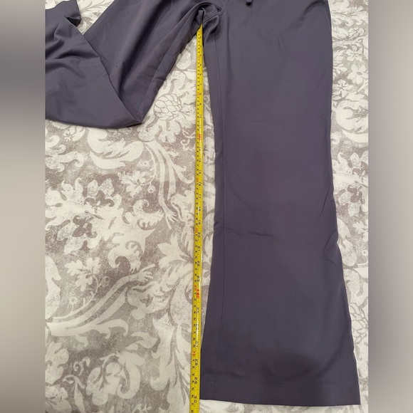 Women’s Grey’s Anatomy Scrub Set Size Medium Gray - Picture 5 of 9